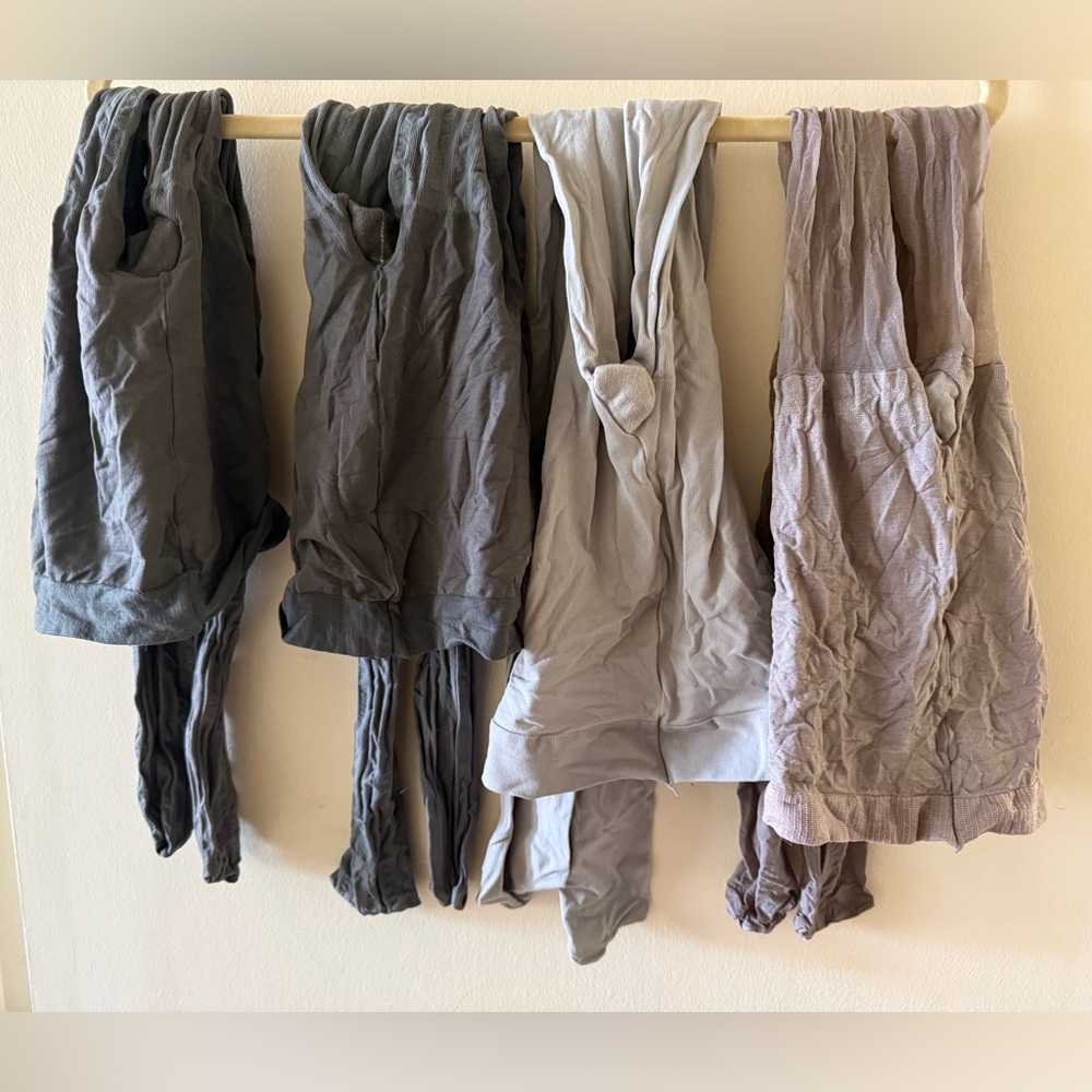 Four pairs gray tights